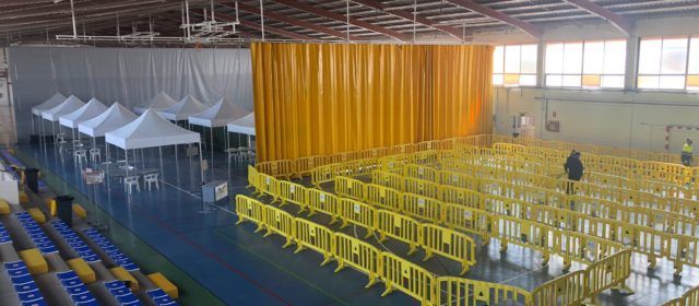 El pavelló poliesportiu de Vinaròs, preparat per a la vacunació de la comunitat educativa de tot el Departament de Salut