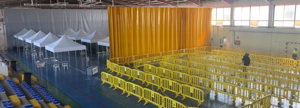 El pavelló poliesportiu de Vinaròs, preparat per a la vacunació de la comunitat educativa de tot el Departament de Salut