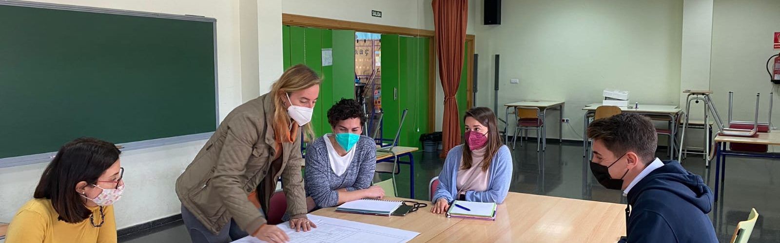 El Ayuntamiento de Peñíscola comparte con el colegio la propuesta que ha elaborado de ampliación y aceptada por Conselleria