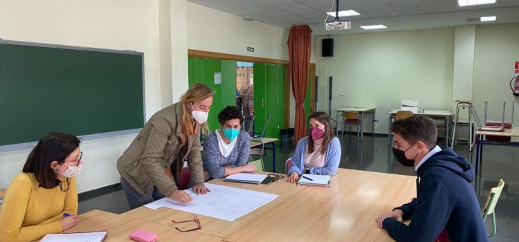 El Ayuntamiento de Peñíscola comparte con el colegio la propuesta que ha elaborado de ampliación y aceptada por Conselleria