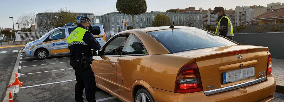 La Policia Local de Benicarló controla l’ús dels cinturons de seguretat i els sistemes de retenció infantil