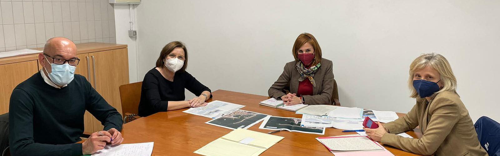 L’alcaldessa de Benicarló es reuneix amb la nova directora general de Ports