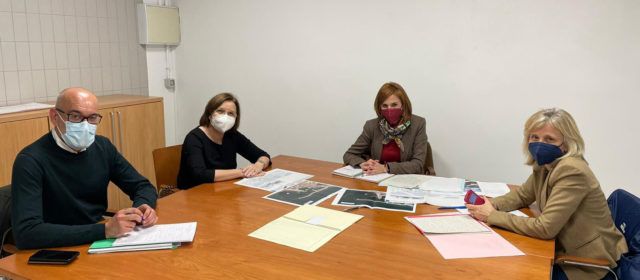L’alcaldessa de Benicarló es reuneix amb la nova directora general de Ports