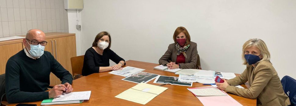 L’alcaldessa de Benicarló es reuneix amb la nova directora general de Ports