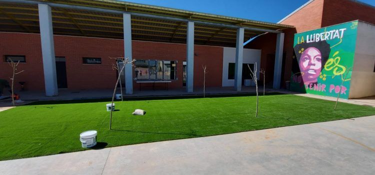 Ajuntament de Vilafranca i IES creen una zona per a poder esmorzar a l’aire lliure