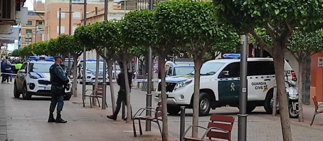 Repelen lanzando materials de obra el intento de desalojo de un edificio okupado en la calle Hernán Cortes de Benicarló