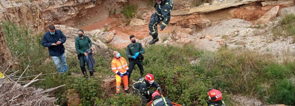Rescatada en Benicarló una mujer precipitada al cauce de la Rambla Cervera