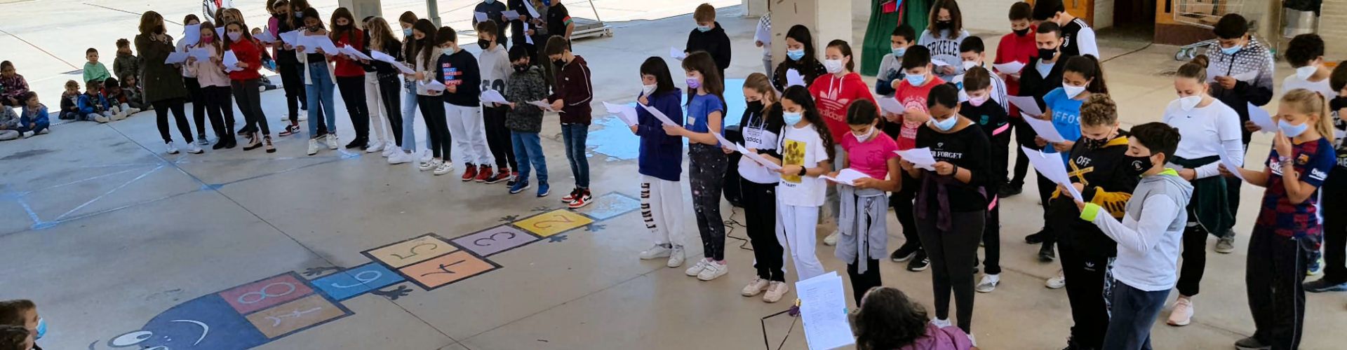 Fotos: Sant Jordi al col·legi Sant Sebastià de Vinaròs