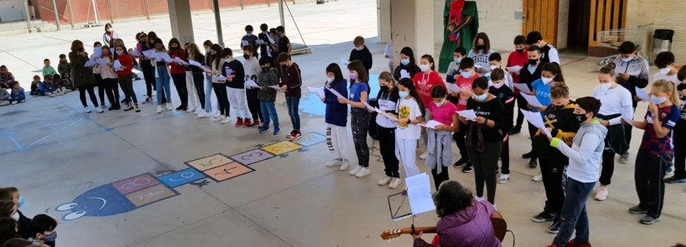 Fotos: Sant Jordi al col·legi Sant Sebastià de Vinaròs