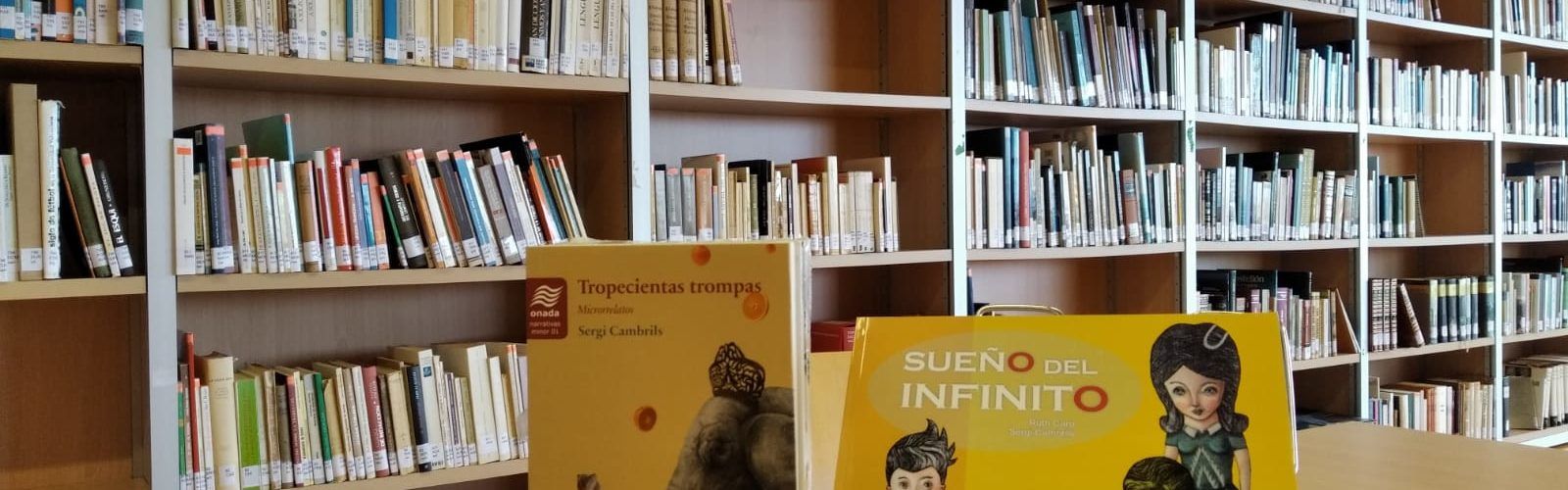 Peníscola promou la lectura d’autors locals, entre els més menuts, amb motiu del Dia del Llibre