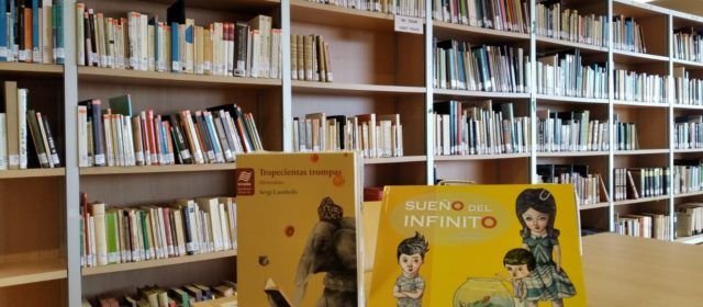 Peníscola promou la lectura d’autors locals, entre els més menuts, amb motiu del Dia del Llibre