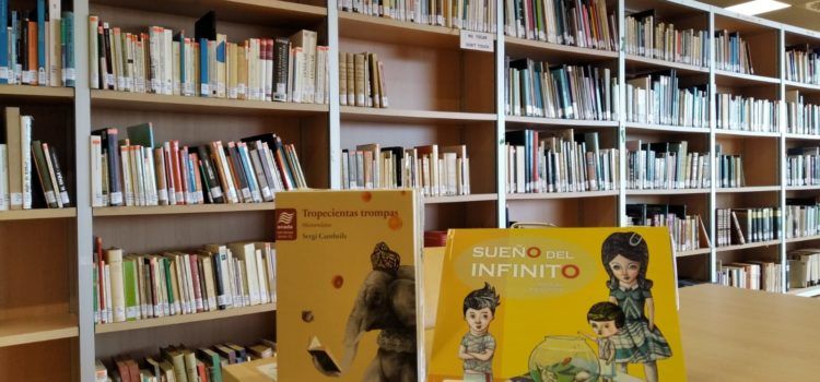 Peníscola promou la lectura d’autors locals, entre els més menuts, amb motiu del Dia del Llibre