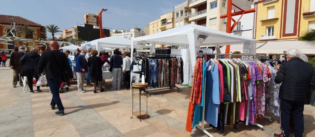 Vídeo i fotos: Vinaròs trau les botigues al carrer