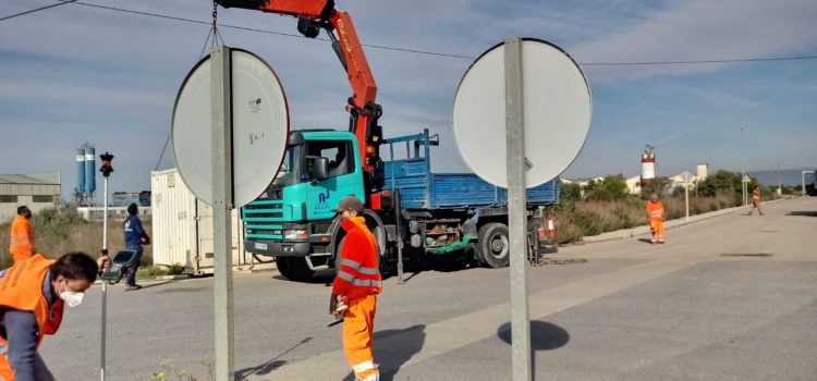La Conselleria construye una rotonda para mejorar la seguridad del acceso al polígono Planes Altes en Vinaròs