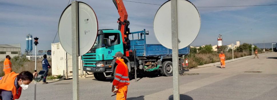 La Conselleria construye una rotonda para mejorar la seguridad del acceso al polígono Planes Altes en Vinaròs