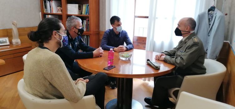 L’Ajuntament de Vinaròs rep al nou subdelegat de Defensa a Castelló, Manuel Monzó