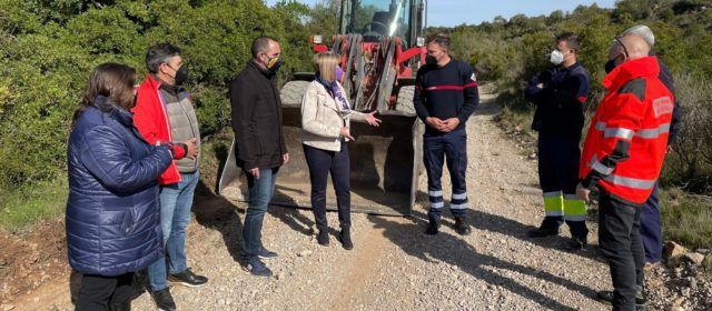 Maquinària del Consorci Provincial de Bombers arranja 20 kilòmetres de pista rural de Càlig