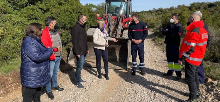 Maquinària del Consorci Provincial de Bombers arranja 20 kilòmetres de pista rural de Càlig