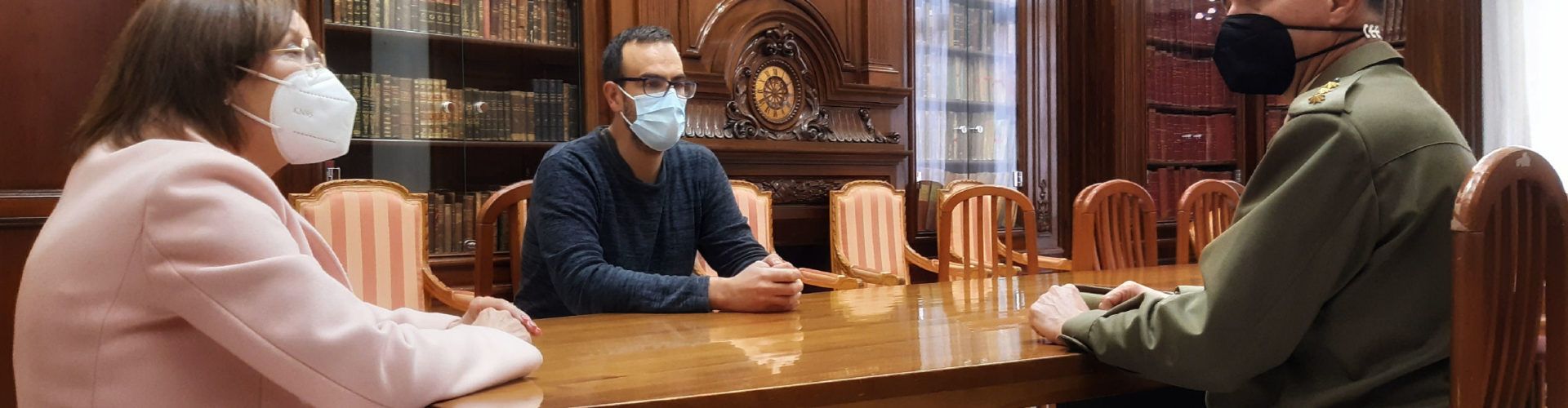 L’alcaldessa de Benicarló ha rebut avui la visita del subdelegat de Defensa a Castelló