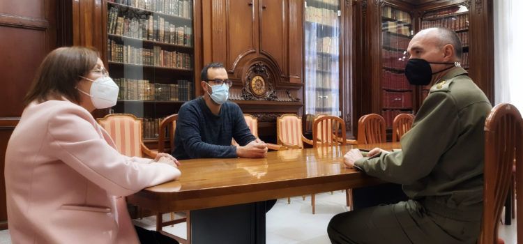 L’alcaldessa de Benicarló ha rebut avui la visita del subdelegat de Defensa a Castelló