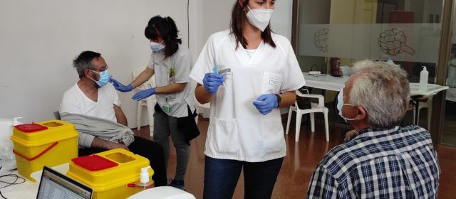 Fotos: 200 dosis de vacuna este viernes 7 en la Cámara Agraria de Benicarló