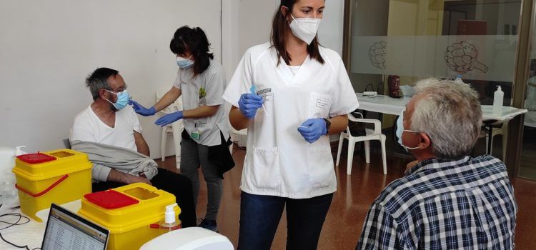 Fotos: 200 dosis de vacuna este viernes 7 en la Cámara Agraria de Benicarló