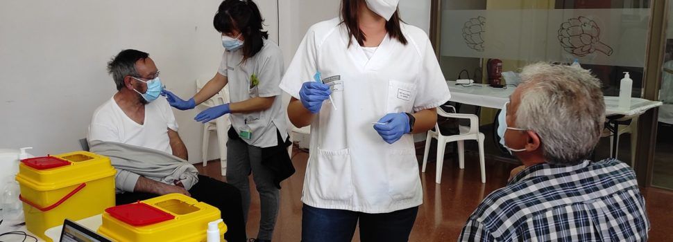 Fotos: 200 dosis de vacuna este viernes 7 en la Cámara Agraria de Benicarló