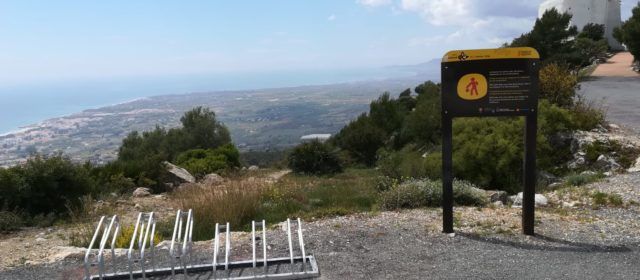 L’Ajuntament d’Alcalà-Alcossebre instal·la 20 aparcabicis en diferents punts dels nuclis urbans