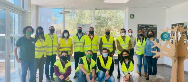 L’equip d’educació ambiental de la Diputació de la zona Nord visita la planta de Cervera