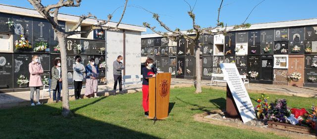 Vídeo i fotos: Vinaròs homenatja les víctimes dels camps d’extermini nazi