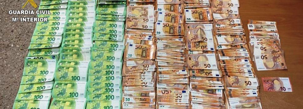 La Guardia Civil detiene a dos falsas videntes por extorsión y falsificación de documento público en Alcalá de Xivert