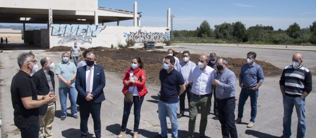 La Diputació de Castelló aspira a reconvertir les cinc plantes de purins de la província, com anuncia el president en la visita a la de Sant Mateu