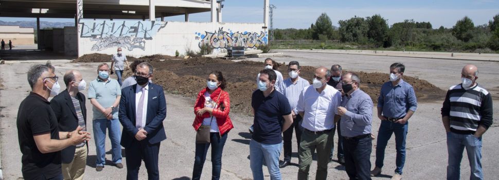 La Diputació de Castelló aspira a reconvertir les cinc plantes de purins de la província, com anuncia el president en la visita a la de Sant Mateu 