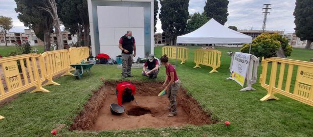 Exhumación en el cementerio de Vinaròs de una víctima de la represión franquista