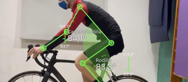 Un joven de Vinaròs introduce en la fisioterapia local un método innovador para ciclistas