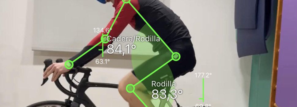 Un joven de Vinaròs introduce en la fisioterapia local un método innovador para ciclistas