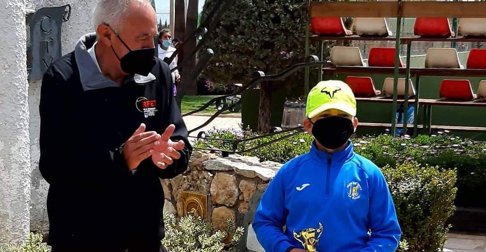 Marcos Torres (Club Tenis La Closa, Vinaròs), campió en el circuit Albert Montañés