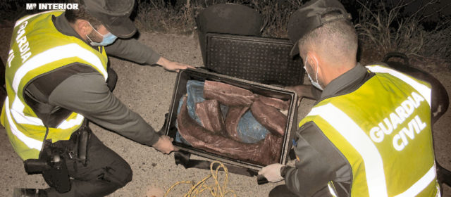 La Guardia Civil intercepta 28,5 kg de Atún Rojo en época de veda en Riumar (Deltebre)