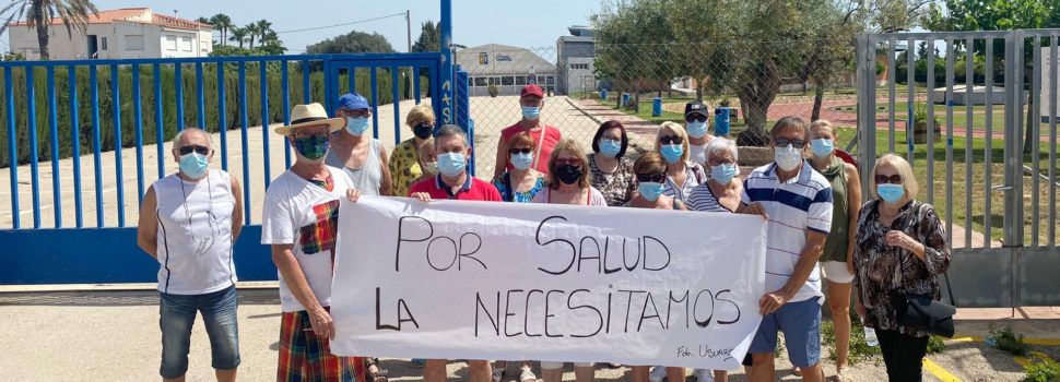 Nova protesta pel tancament de la piscina de Benicarló