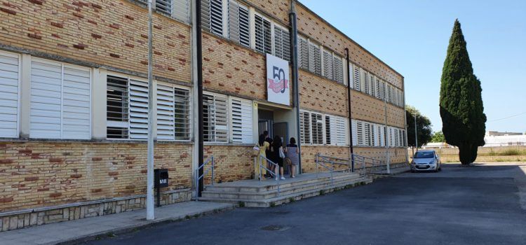 Vora 350 persones s’examinaren del C1 de valencià a Vinaròs