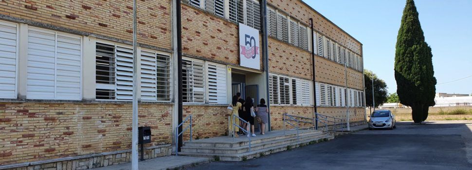 Vora 350 persones s’examinaren del C1 de valencià a Vinaròs