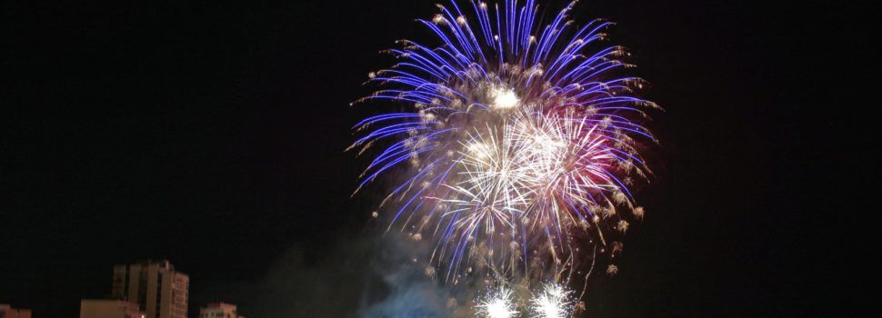 Fi de festes amb castell de focs