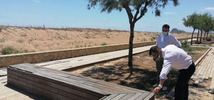 El Ayuntamiento de Peñíscola adjudica la obra de mejora del entarimado de madera del Paseo Marítimo frente al edificio Argenta