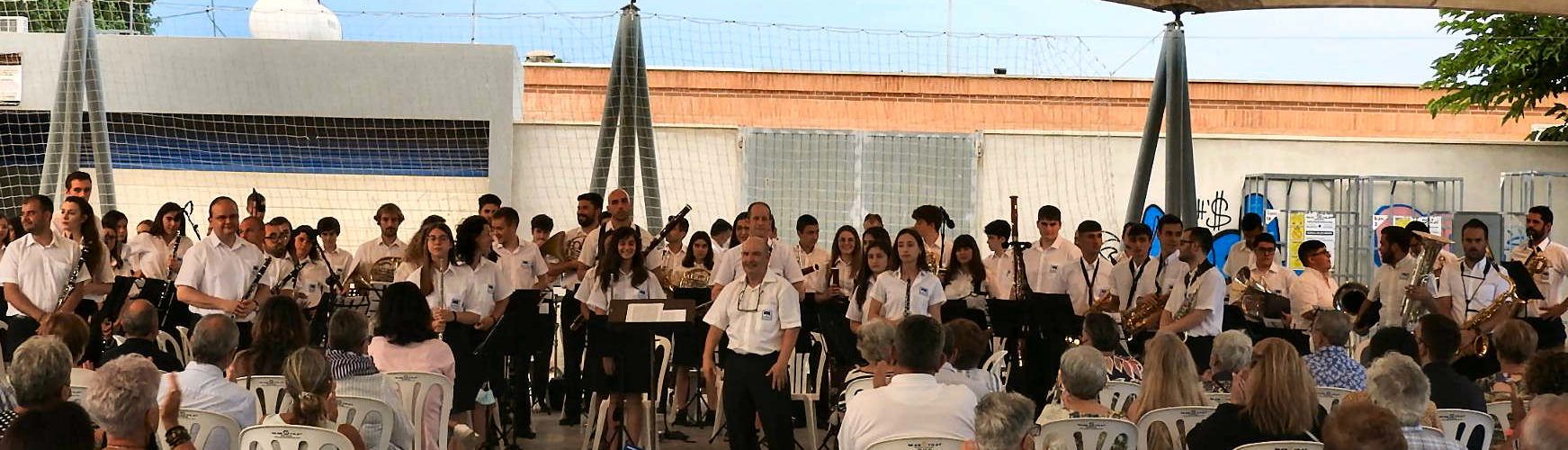 Fotos i vídeo: concert de fires de La Alianza