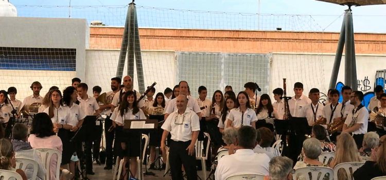 Fotos i vídeo: concert de fires de La Alianza