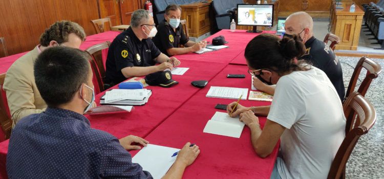 Vinaròs celebra la Junta de Seguretat Local per a la celebració de les Festes de Sant Joan i Sant Pere