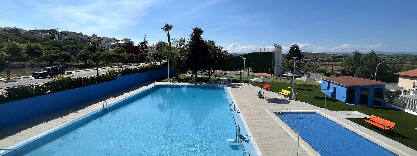 La nova piscina municipal de Càlig ja està acabada