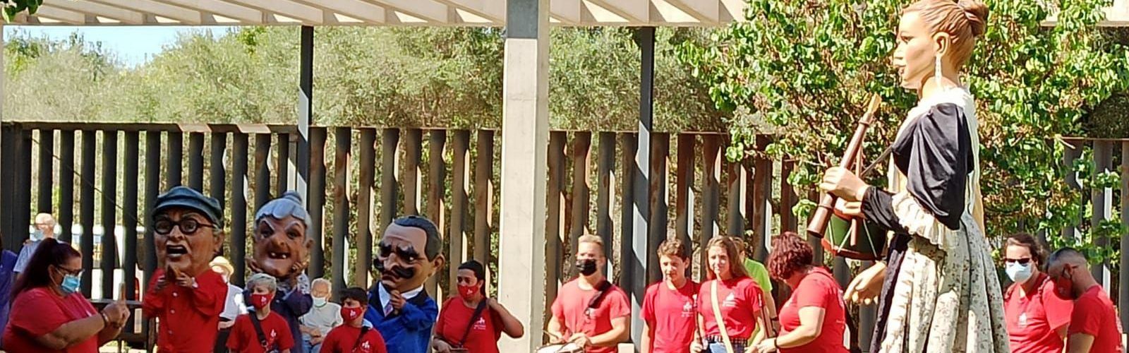 Vídeos i fotos: Nanos i gegants, de visita a L’Onada de Vinaròs