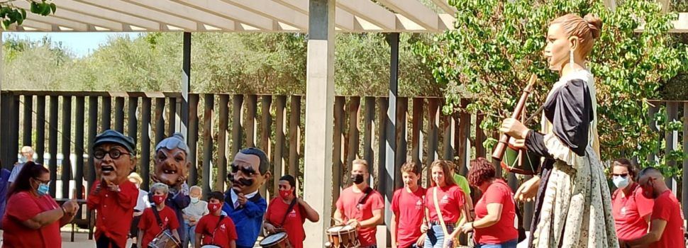 Vídeos i fotos: Nanos i gegants, de visita a L’Onada de Vinaròs