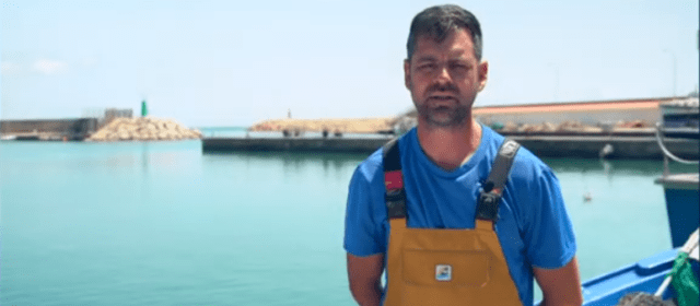 L’Ajuntament d’Alcanar i la Confraria de Pescadors impulsen una campanya per a defensar el sector pesquer de les Cases